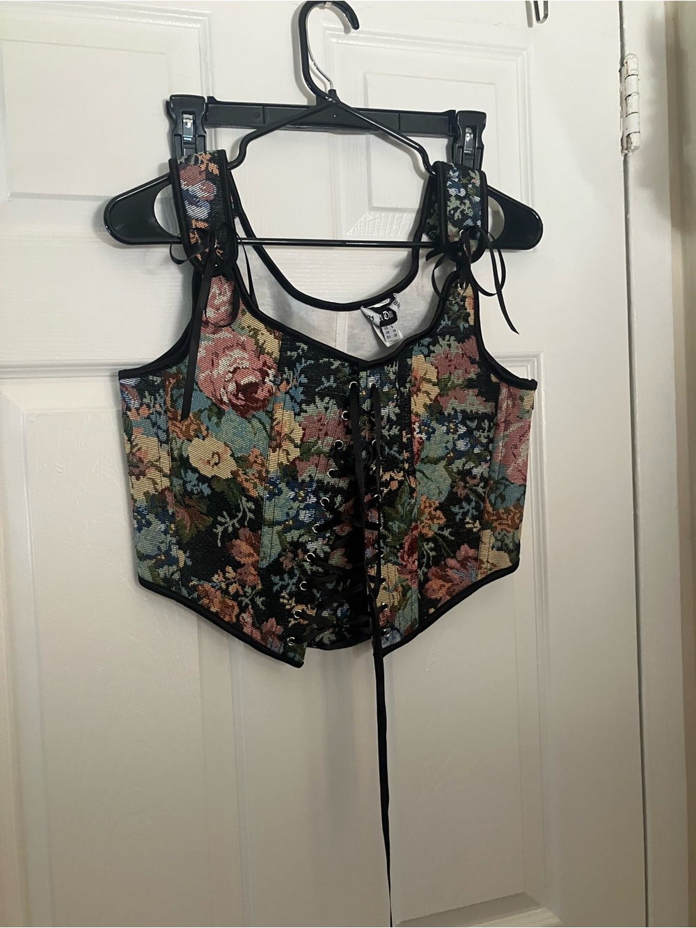 Scarlet Darkness Floral Corset 8